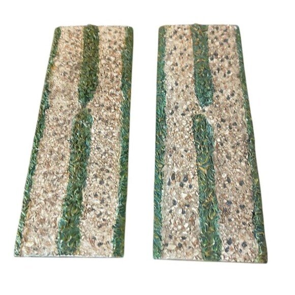 Dept 56 Woodland Road Straight Set of 2 4025457 EUC Mint Village Accessories - Picture 1 of 7